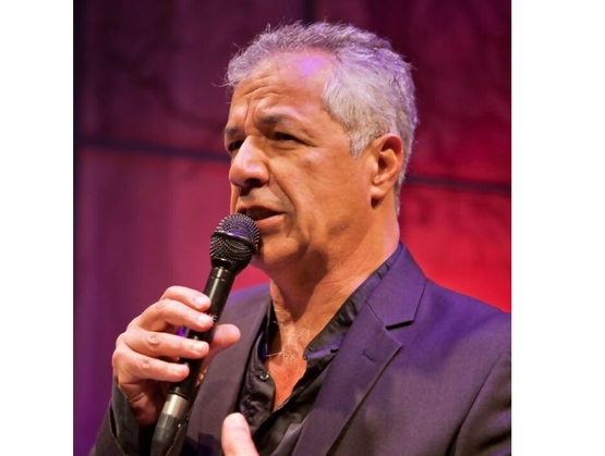 תמונת מופע: מתי סרי &ndash; פותח שולחן